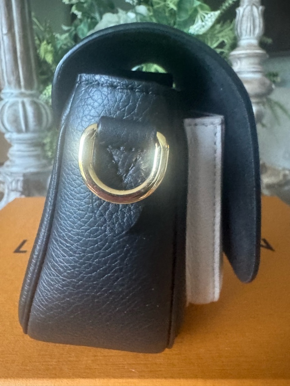 Louis Vuitton Lockme Tender Noir Lambskin Shoulder Crossbody Bag Authentic - Picture 9 of 15